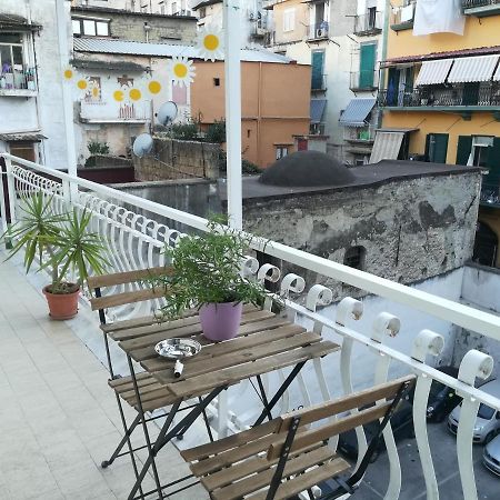 Dint e viche e Napule Guest House Napoli Esterno foto