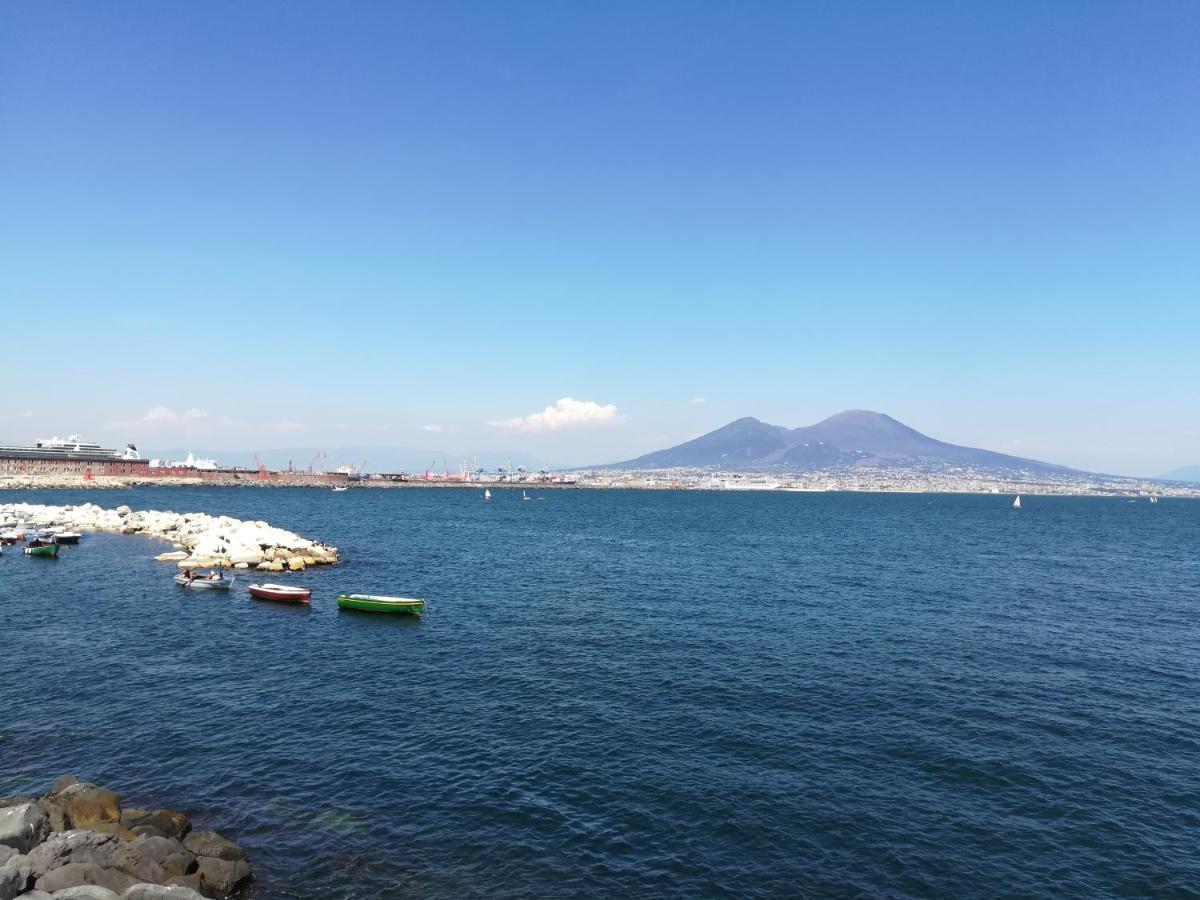 Dint e viche e Napule Guest House Napoli Esterno foto