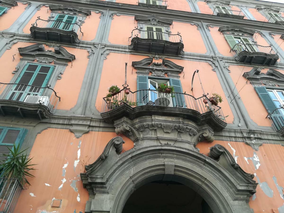 Dint e viche e Napule Guest House Napoli Esterno foto