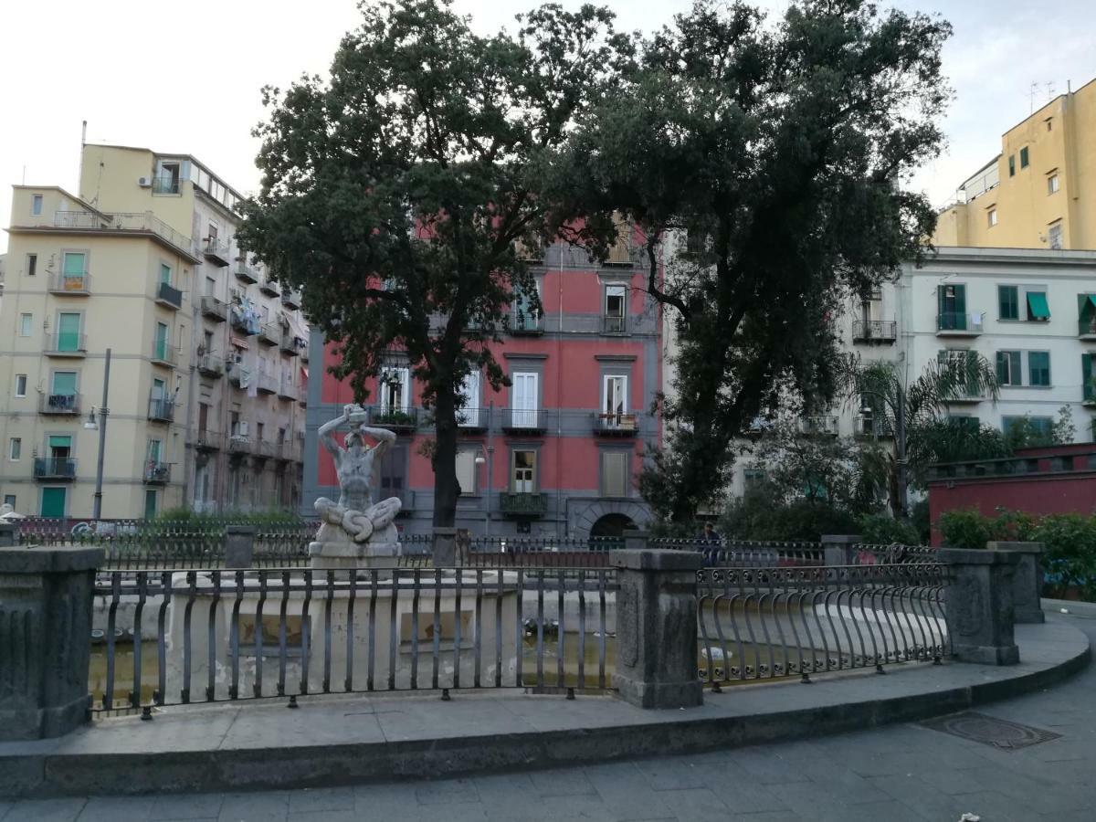 Dint e viche e Napule Guest House Napoli Esterno foto